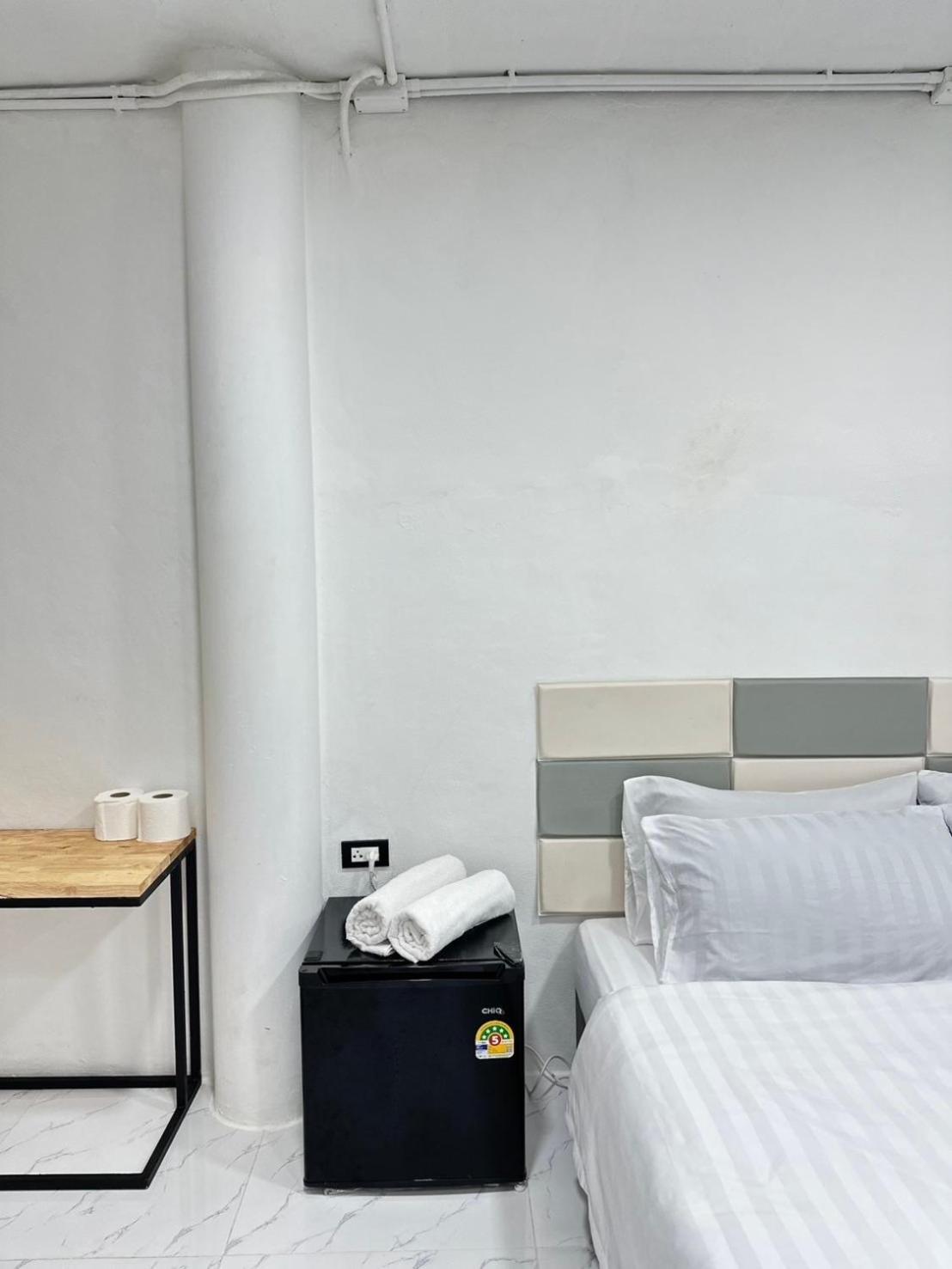 Megun 10 L Apartment Bangkok Luaran gambar