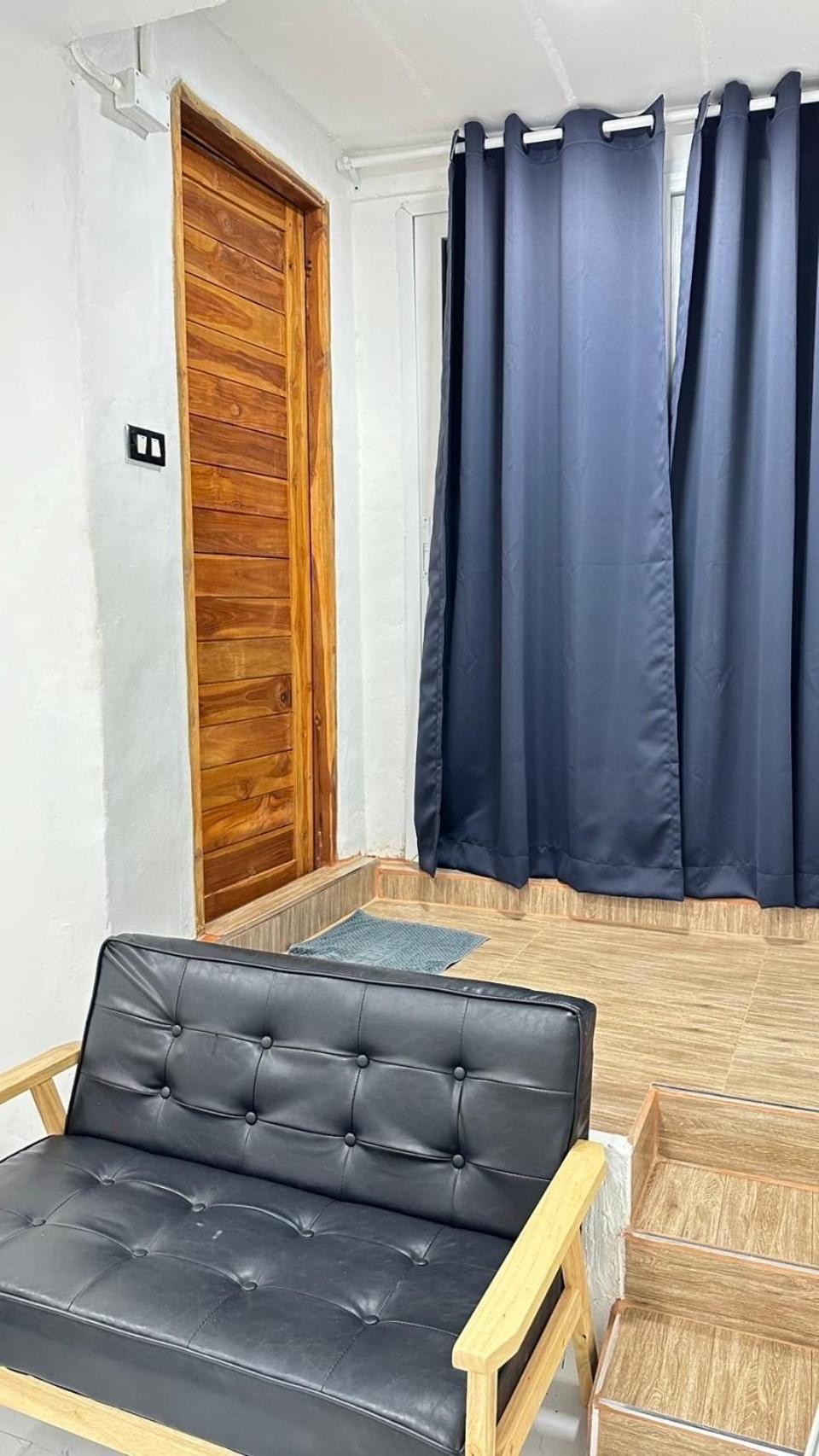 Megun 10 L Apartment Bangkok Luaran gambar