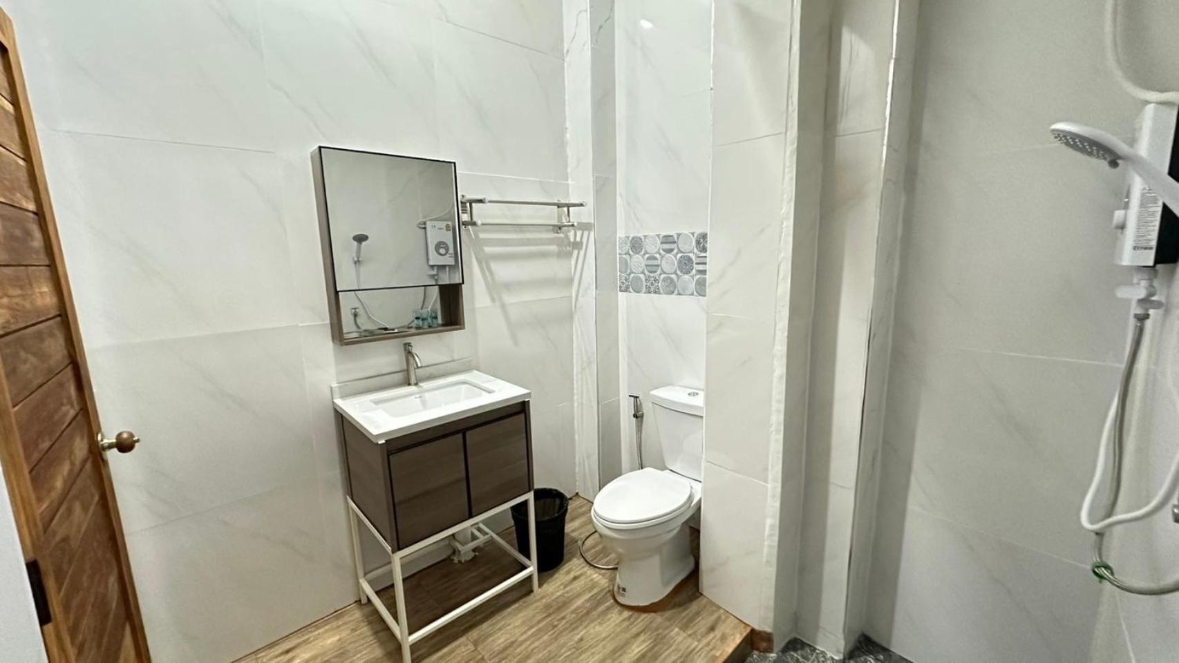 Megun 10 L Apartment Bangkok Luaran gambar