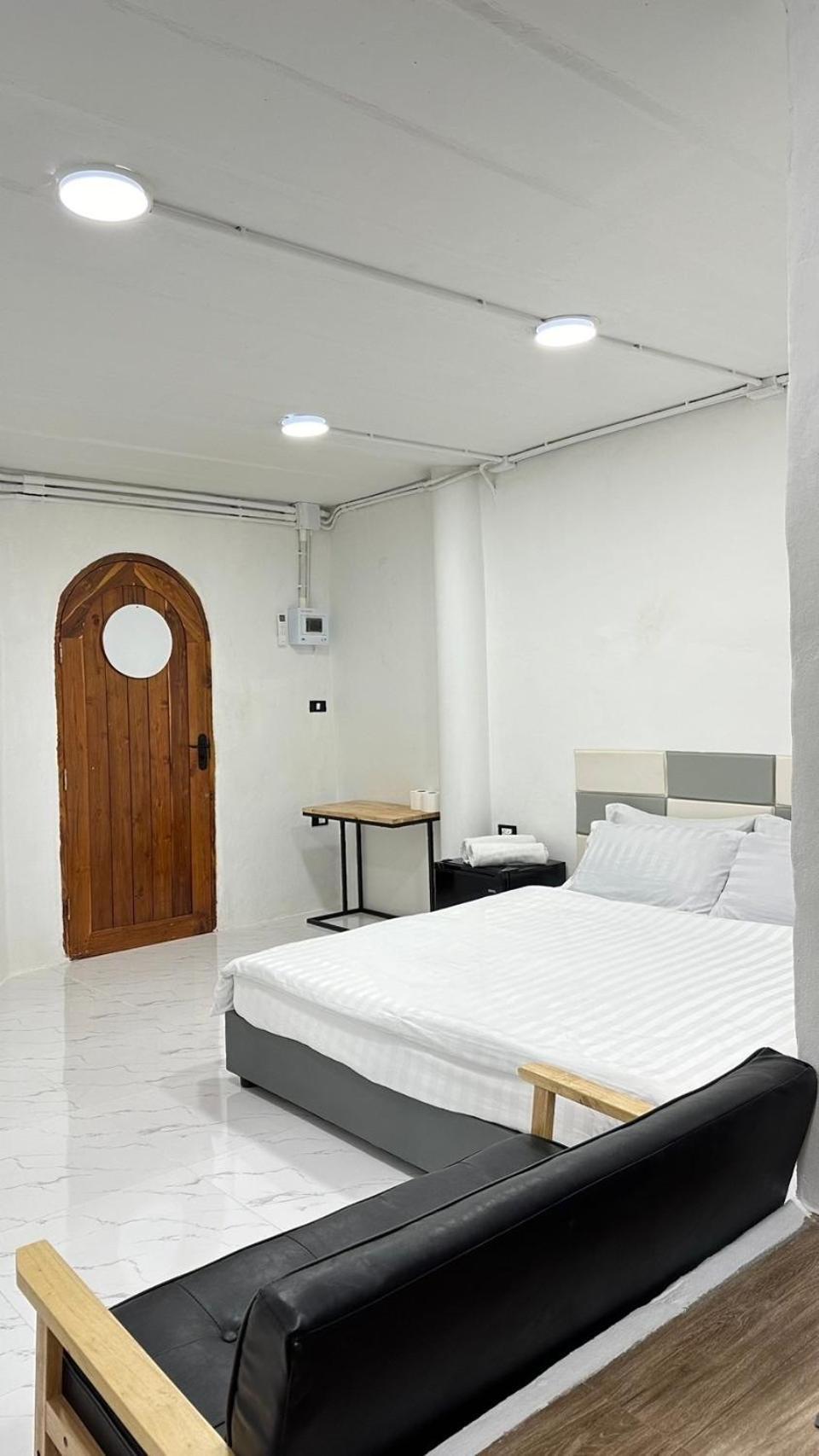 Megun 10 L Apartment Bangkok Luaran gambar